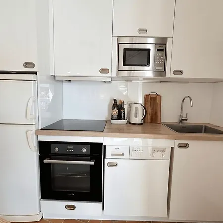 Exceptional Renovated In Port グリモー